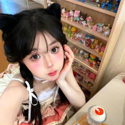 庭院里的女人